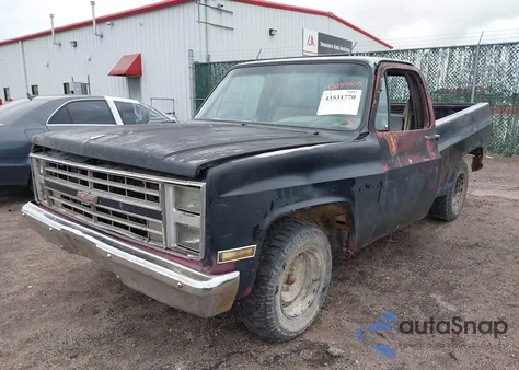 1982 Chevrolet C10 z USA, uszkodzony, nr VIN 1GCDC14H8CF389180